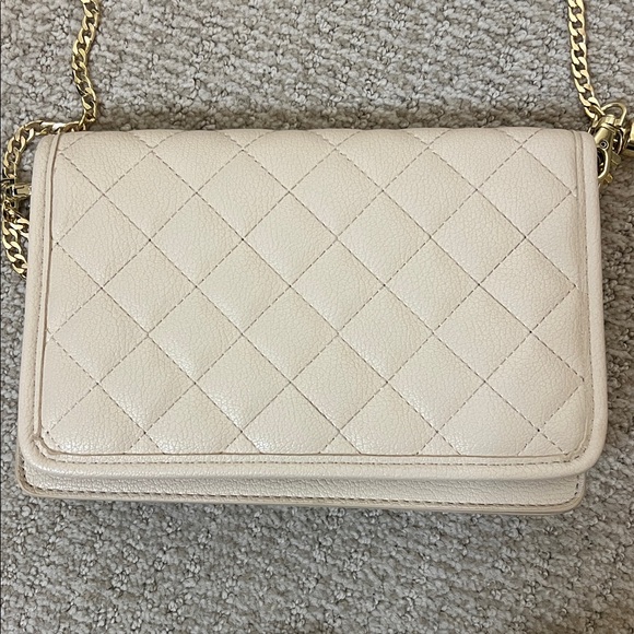 Quilted Shoulder Bag with detachable strap - Picture 8 of 15